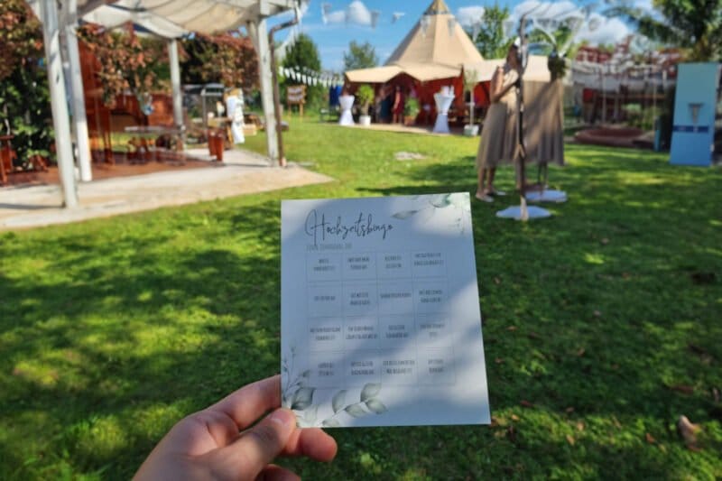 Eine Hochzeitsbingo-Karte bereit für das Spiel auf der Hochzeit.